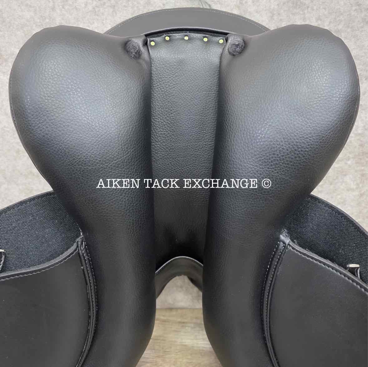**SOLD** HDR - Henri de Rivel Vegan-X IGP All Purpose Saddle, 15.75" Seat, Adjustable Tree - Changeable Gullet, Wool Flocked Panels