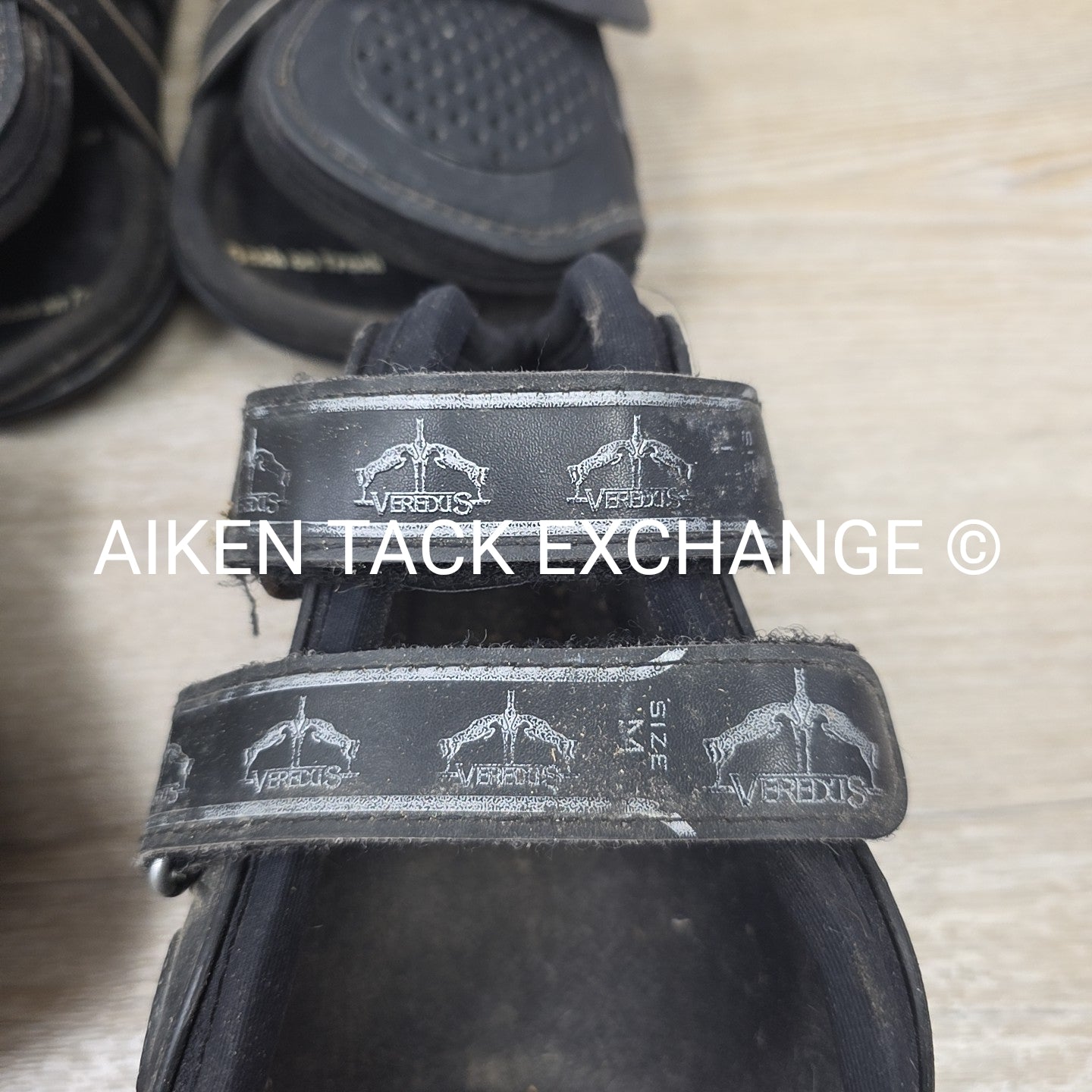 BARGAIN BUNDLE: Back on Track Front Boots, Cob & Veredus Pro Jump Hind Fetlock B