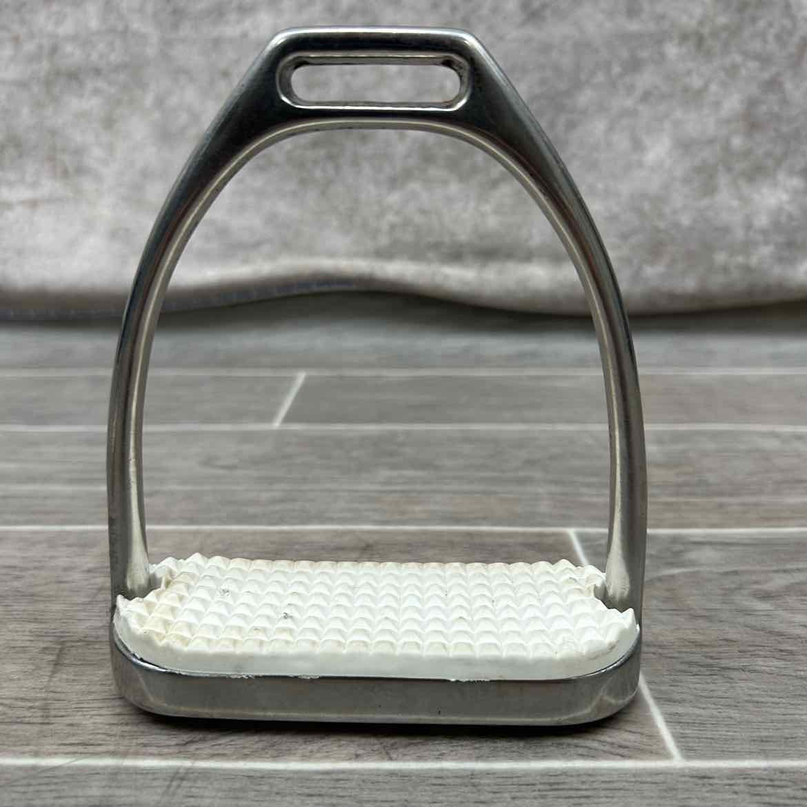 Korsteel Fillis Stirrup Irons 4.5"