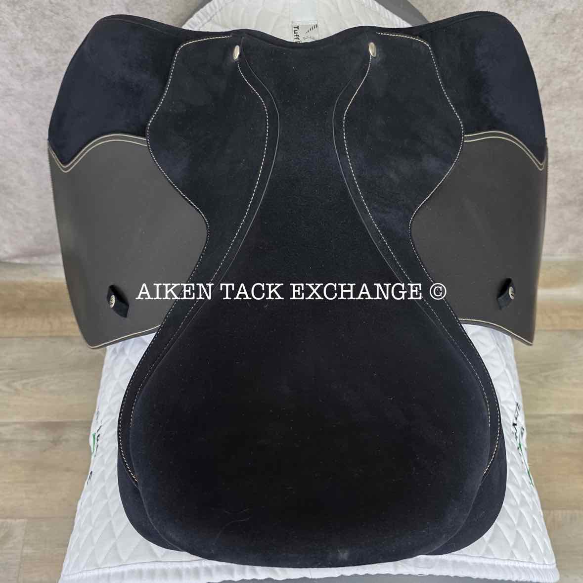 2023 Wintec Pro Jump Saddle with HART, 17" Seat, Adjustable Tree - Changeable Gullet, CAIR Panels