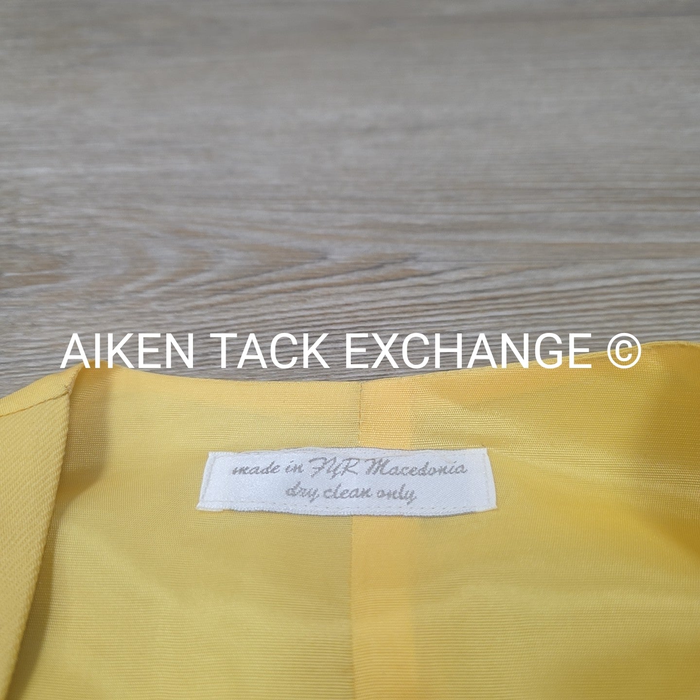 Canary Hunt Vest, Size 6 R