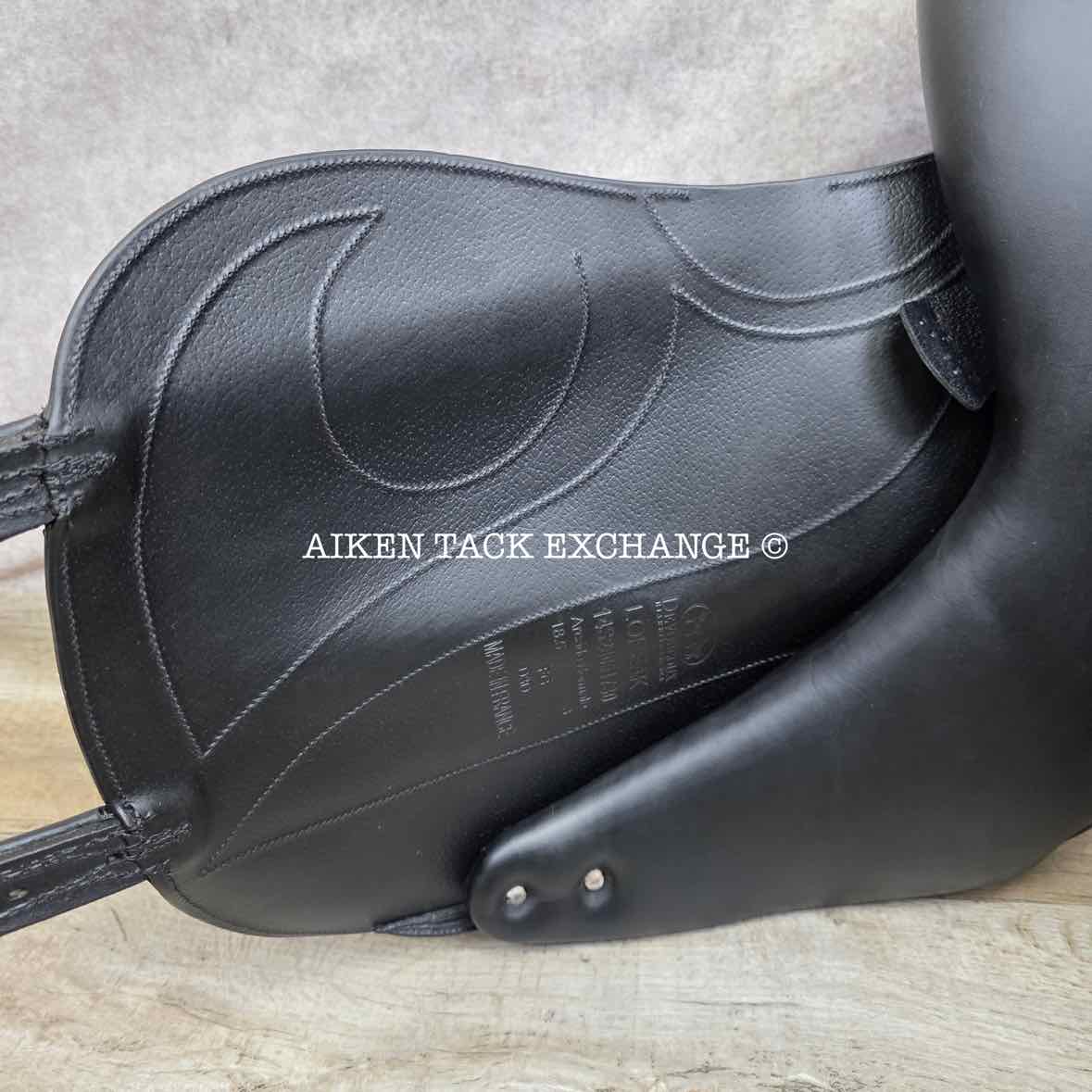 2014 Devoucoux Loreak Monoflap Dressage Saddle, 18.5" Seat, 3 Flap, Medium Wide Tree, D3D Panels, Full Buffalo Leather