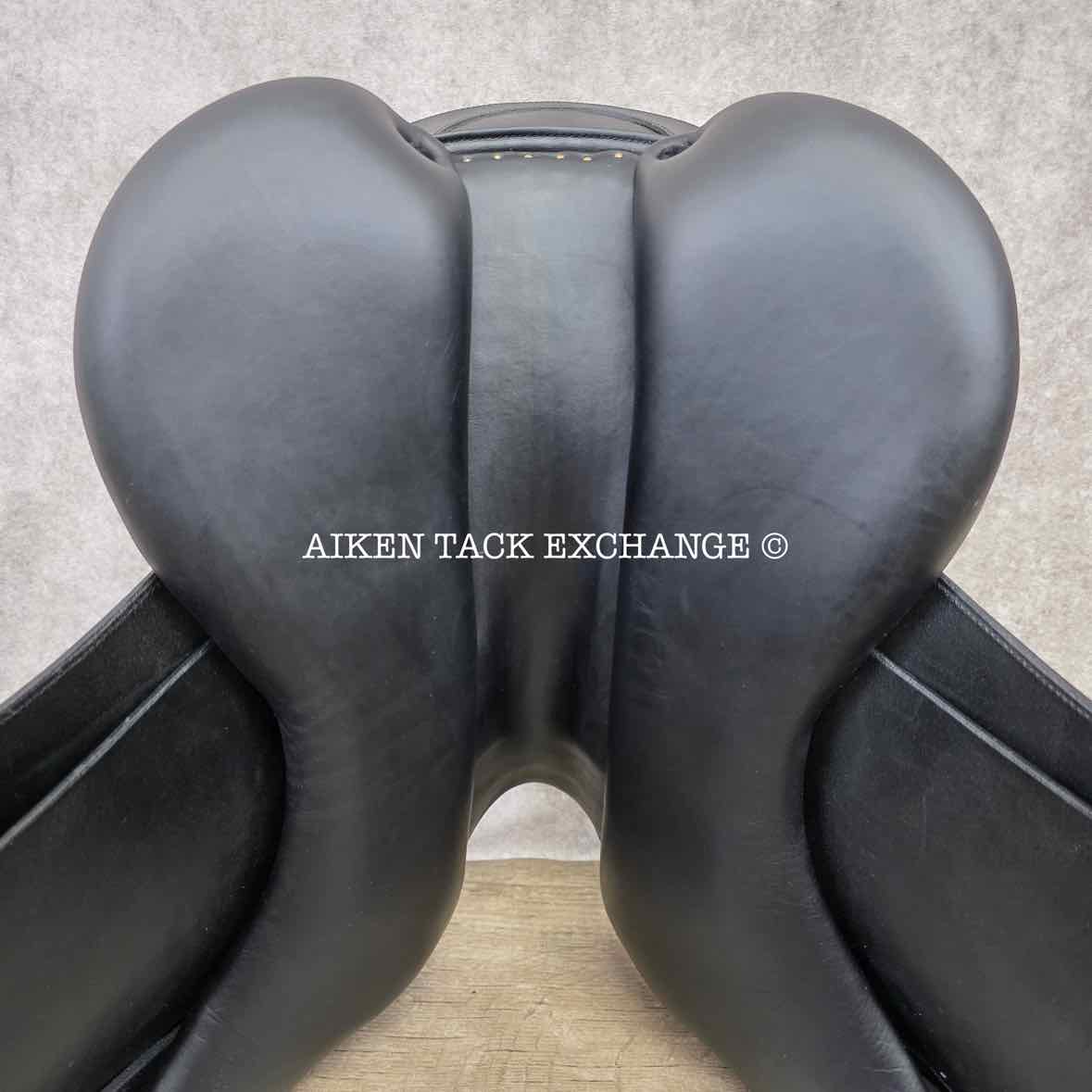 2014 Bruno Delgrange Syracuse Dressage Saddle, 17" Seat, 3S Flap, Medium Wide Tree, Foam Panels