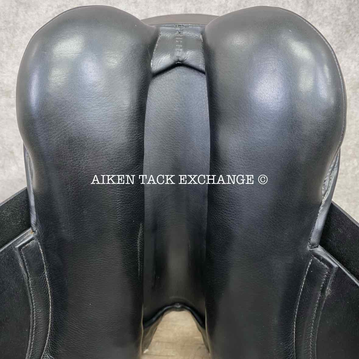 Cliff Barnsby Luxus Dressage Saddle, 17.5" Seat, Medium Tree, Wool Flocked Panels