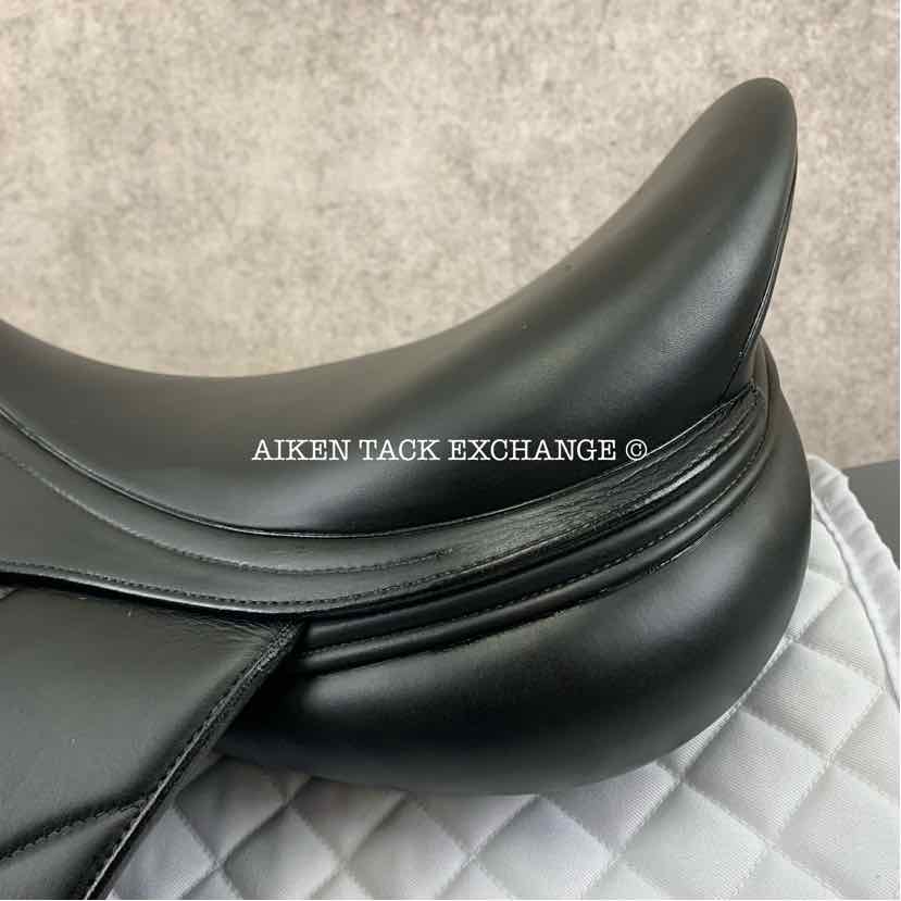 **SOLD** 2018 Equipe Oracle Monoflap Dressage Saddle, 18" Seat, Medium Wide Tree, Foam Panels
