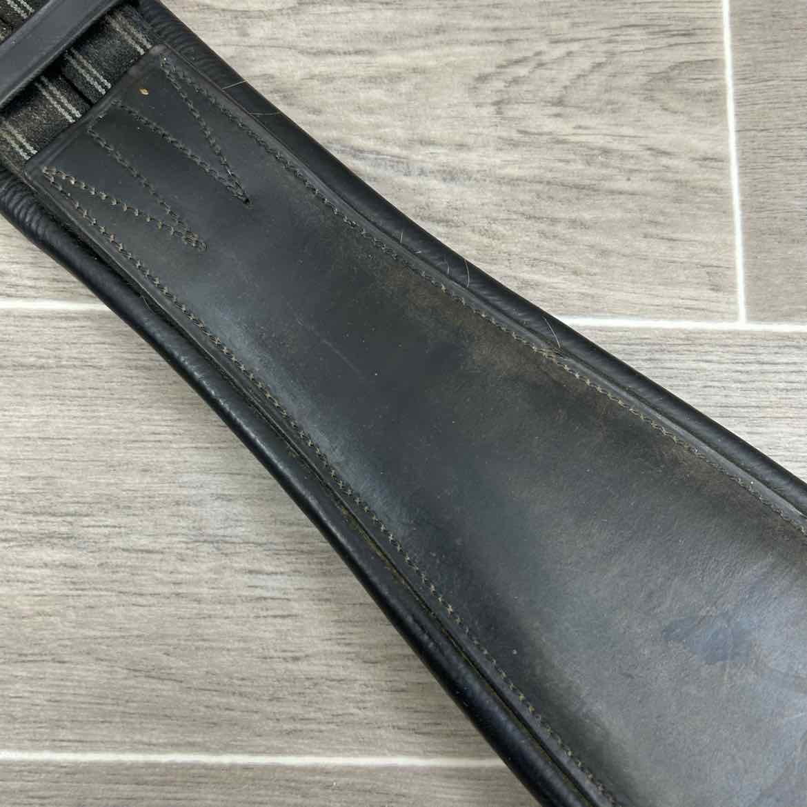 KL Select Red Barn Smart Contour Dressage Girth, Black, 30"