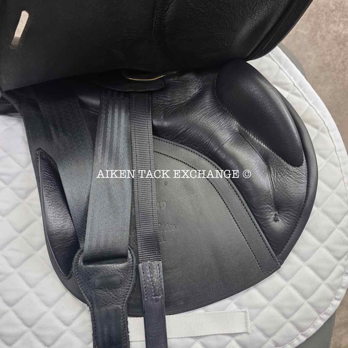 **SOLD** Adam Ellis Jump Saddle, 17" Seat, Medium Wide Tree, Wool Flocked Panels