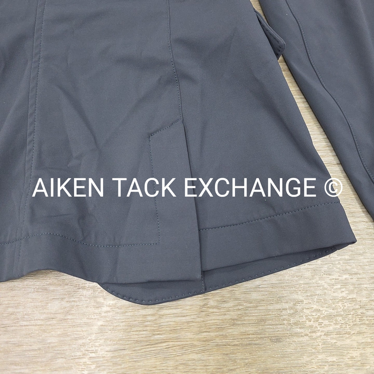 Animo Show Coat, Size US 6 / I 42