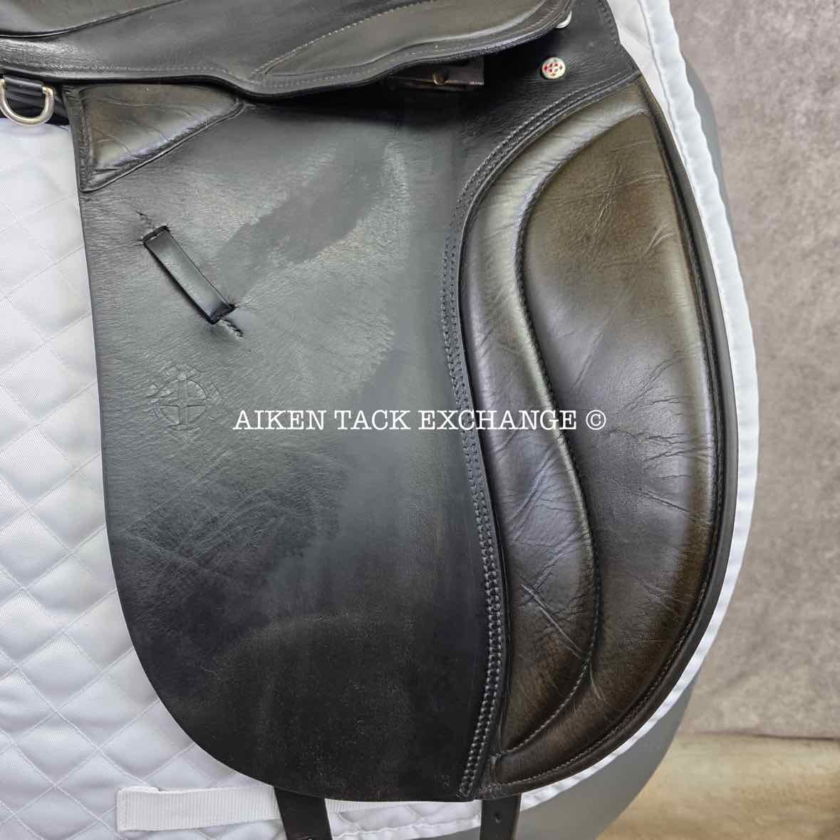 Courbette Lemetex Aristokrat Dressage Saddle, 18" Seat, 31 Tree- Medium Wide, Wool Flocked Panels