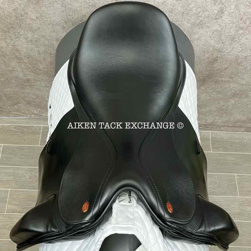 **SOLD** Kent & Masters MDS S-Series Standard Wither Surface Block Dressage Saddle, 18" Seat, Adjustable Tree - Changeable Gullet, Wool Flocked Panels