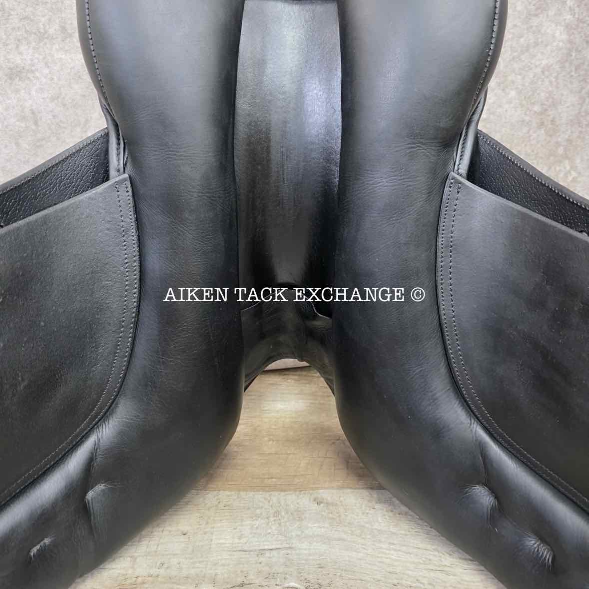 **SOLD** 2014 PDS Carl Hester Grande Alto Dressage Saddle, 17.5" Seat, Adjustable Tree - Changeable Gullet, Wool Flocked Panels