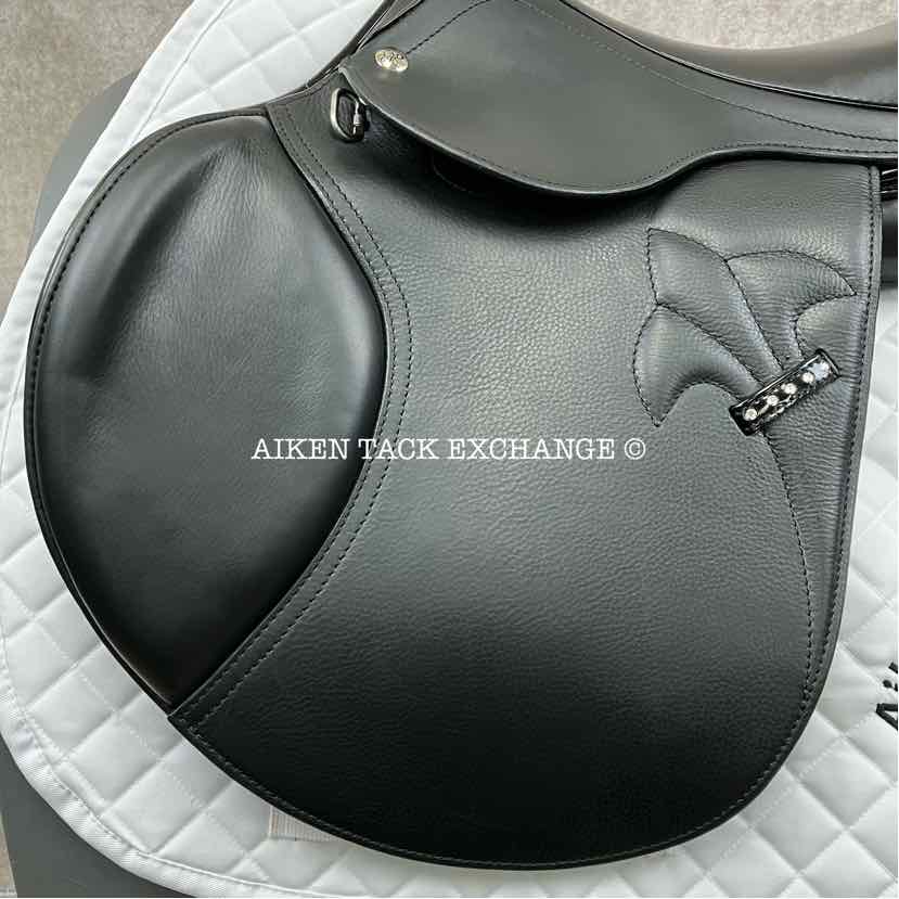 2023 MacRider Grand Prix Pro Jump Saddle, 17" Seat, Medium Wide Tree, Wool Flocked Panels