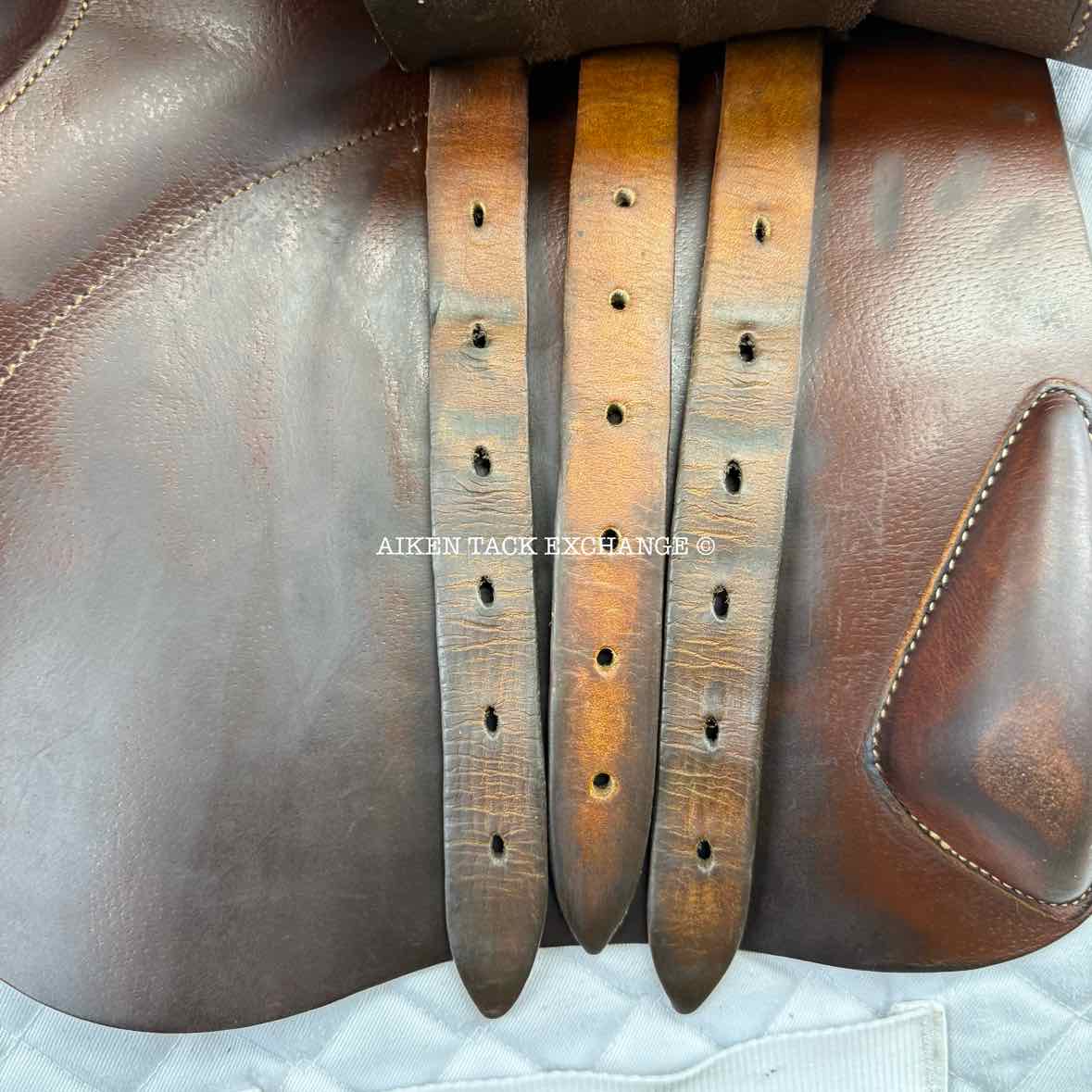 2009 Devoucoux Oldara Close Contact Jump Saddle, 18" Seat, 3A Flap, Medium Wide Tree, Foam Panels