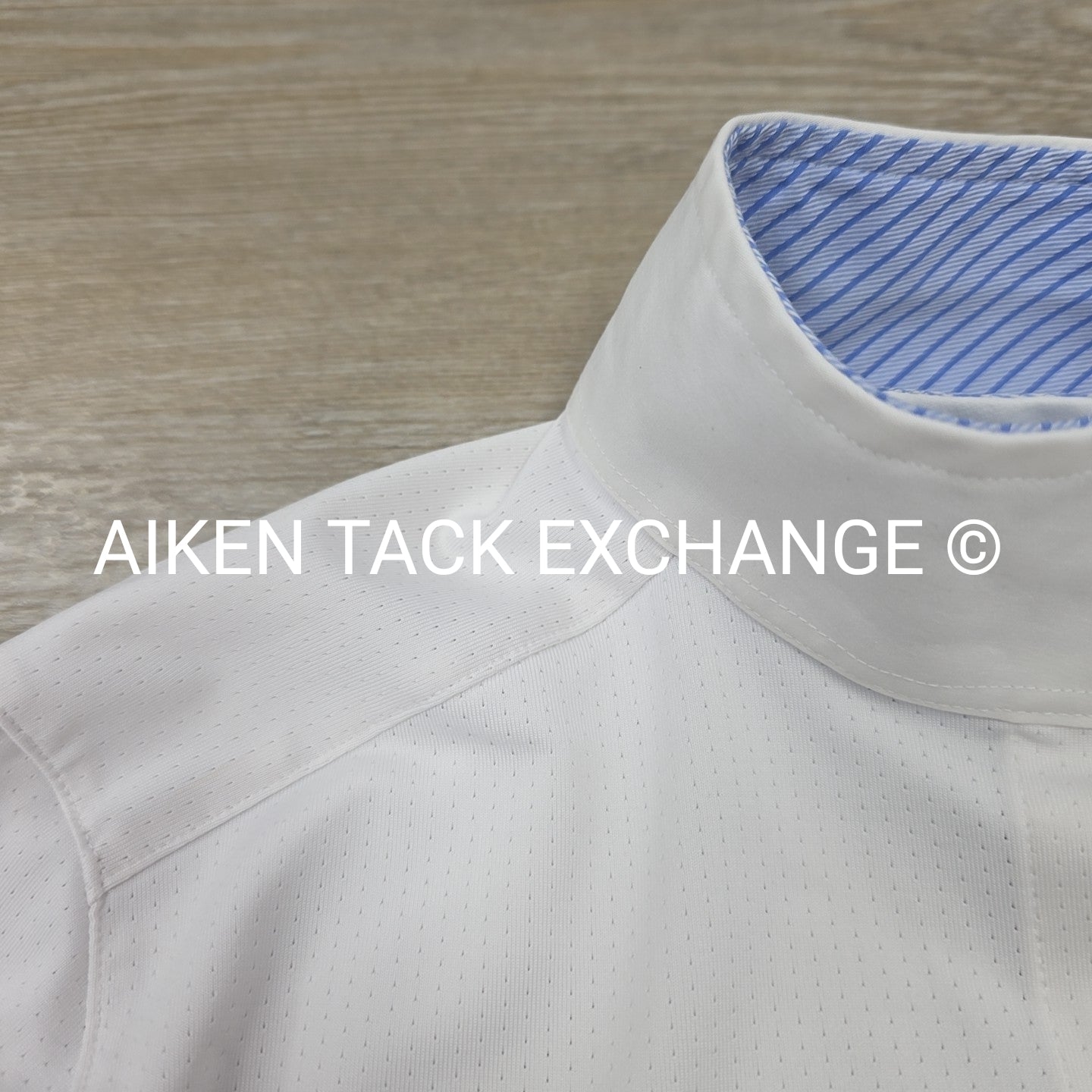 Beacon Hill Talent Yarn Long Sleeve Sun Shirt Show Shirt, Size Small