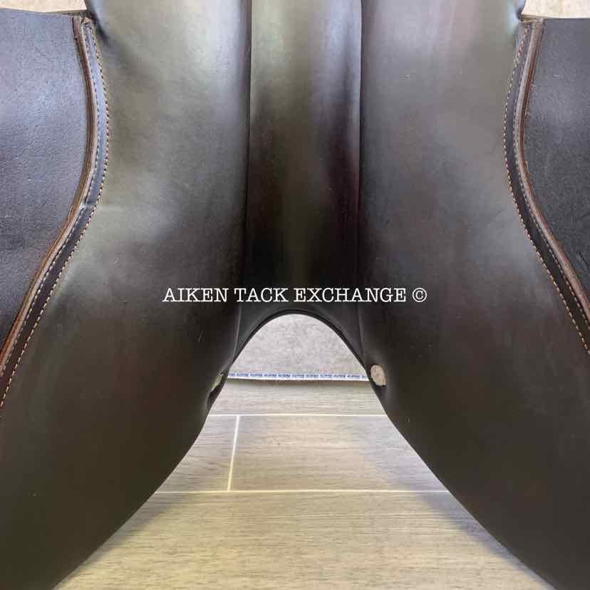 2017 CWD SE03 Close Contact Jump Saddle, 17.5" Seat, 3L Flap, Medium Wide Tree, Foam Panels