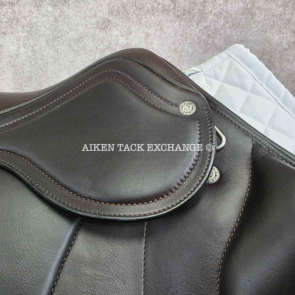 **SOLD** 2023 Amerigo Vega Salto Monoflap Jump Saddle, 17" Seat, Medium Tree, Wool Flocked Panels