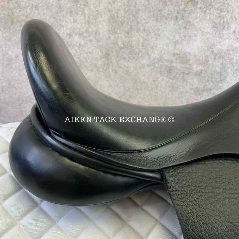 **SOLD** 2004 Custom Saddlery VLX Dressage Saddle, 17.5" Seat, Adjustable Tree, Wool Flocked Panels, Buffalo Leather