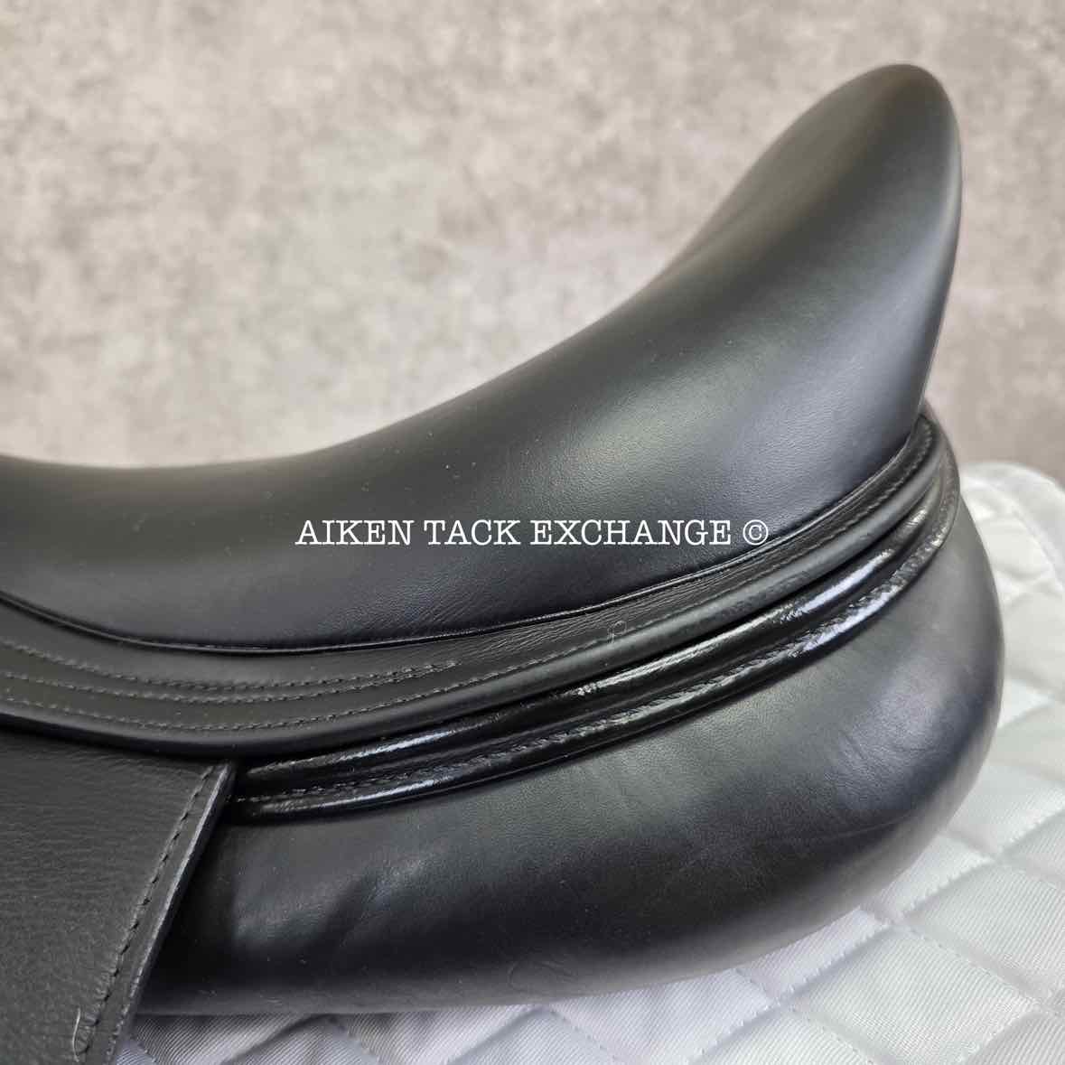 2023 Amerigo Pasubio Pinerolo Dressage Saddle, 18" Seat, Medium Tree, Wool Flocked Panels