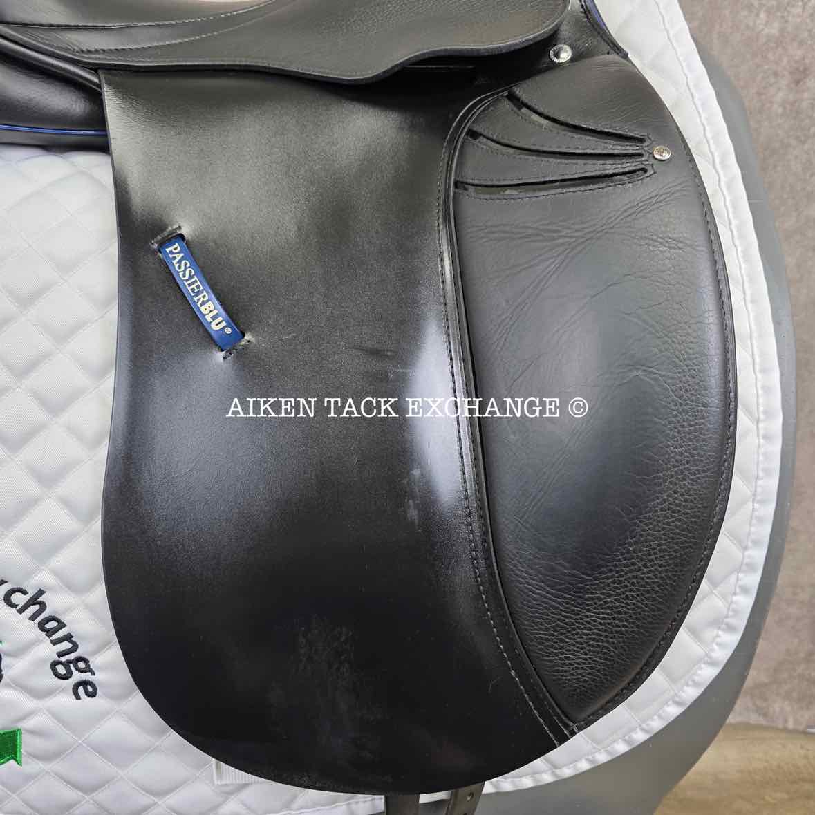 **SOLD** 2022 Passier BluStyle Dressage Saddle, 17.5" Seat, Medium Wide Tree, Wool Flocked Panels