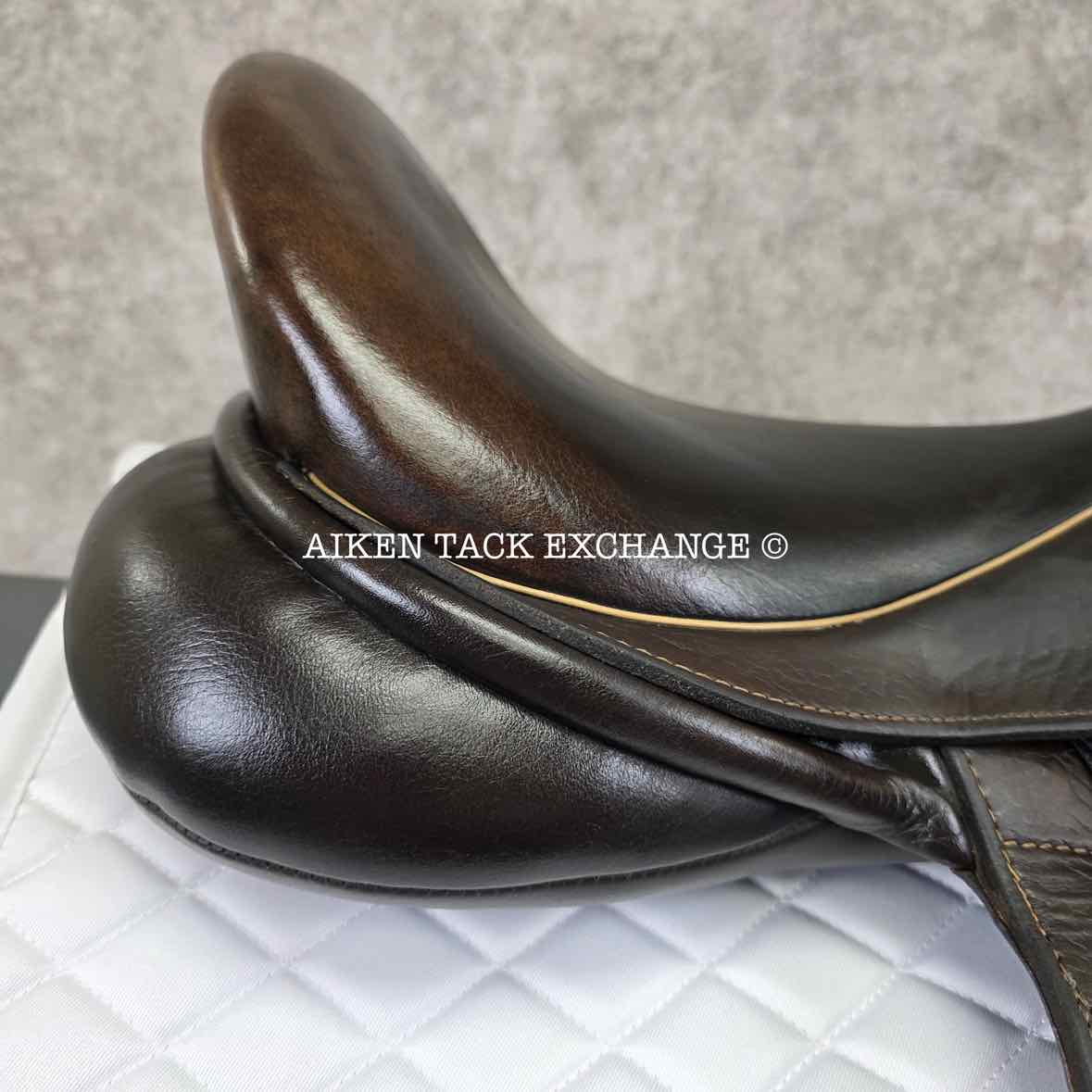 **SOLD** 2015 Custom Saddlery Icon Flight Monoflap Dressage Saddle, 17.5" Seat,  Adjustable Tree, Wool Flocked Panels