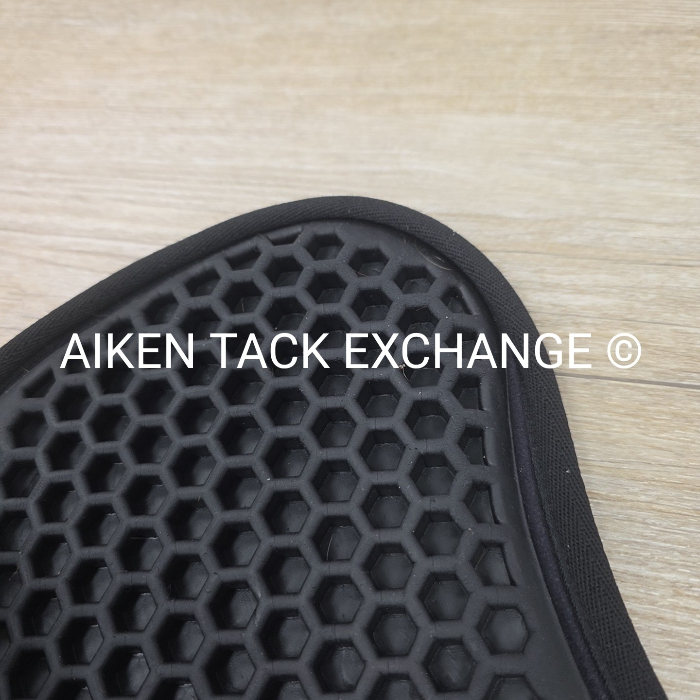 Acavallo Wither Free Hexagonal Gel & Memory Foam Half Pad