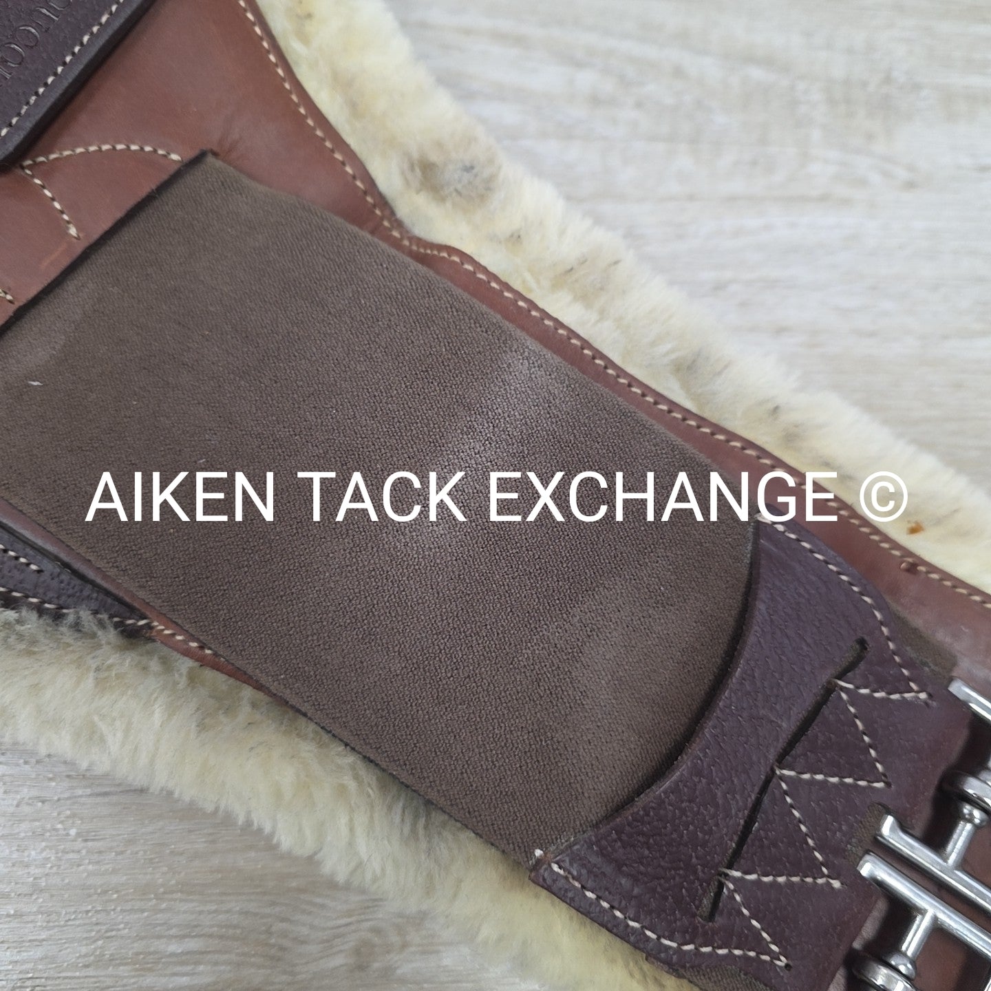 Devoucoux Makila Girth with Artificial Sheepskin Lining, Brown, 28"
