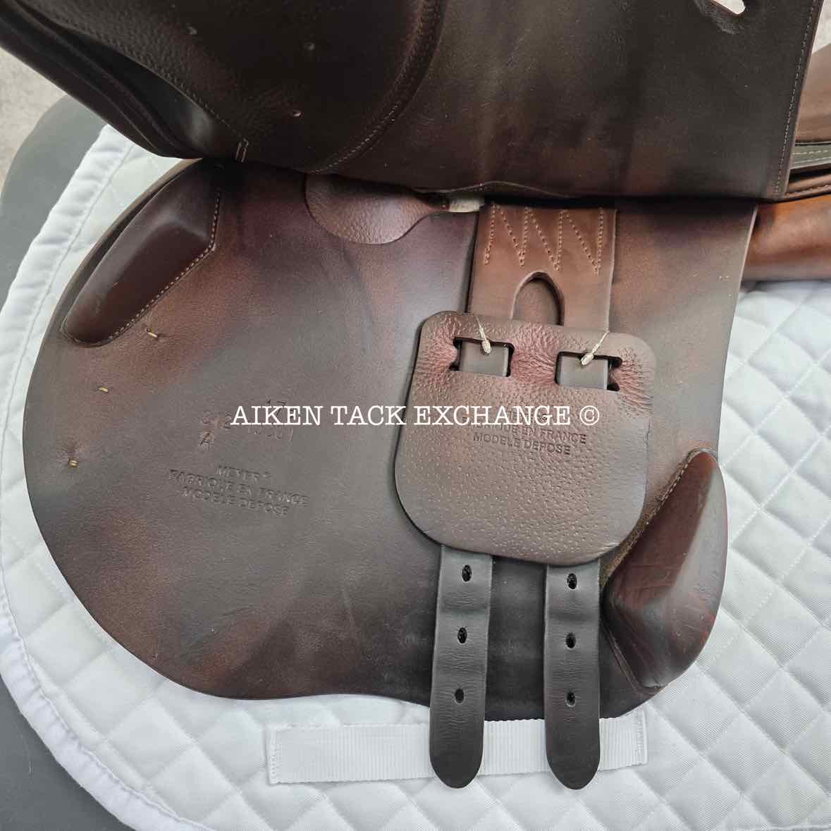 2015 Meyer Act 1 Close Contact Jump Saddle, 17.5" Seat, Medium Tree, Foam Panels