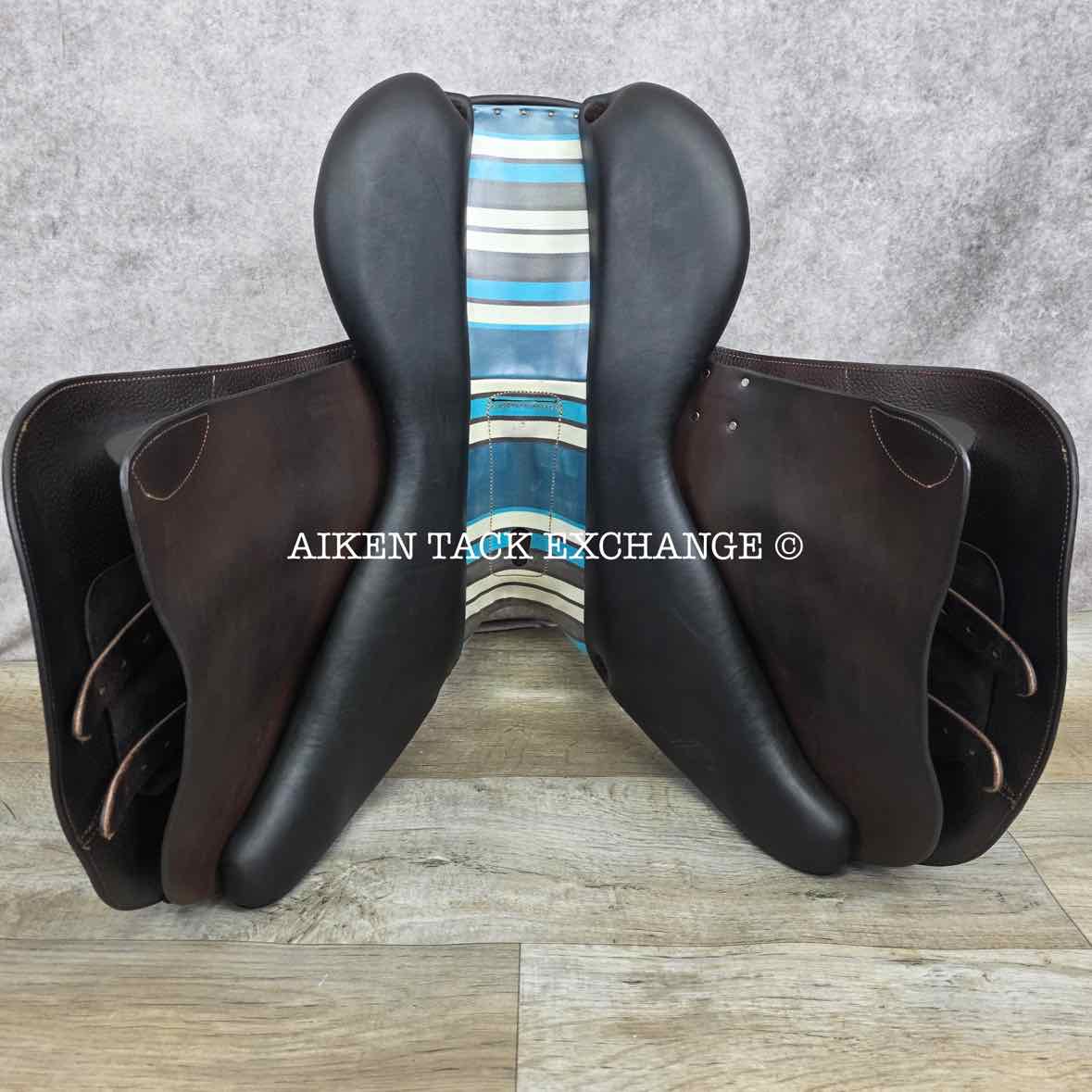 2019 Voltaire Blue Infinite Close Contact Jump Saddle, 17" Seat, 2A Flap, Medium Wide Tree, PRO Panels, Full Buffalo Leather