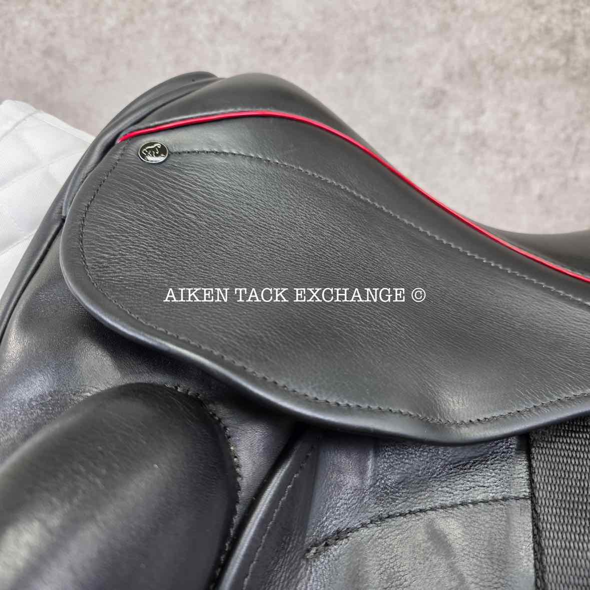 2018 County Perfection "E" Monoflap Dressage Saddle, 17" Seat, Narrow Tree, Wool Flocked Skid Row Panels