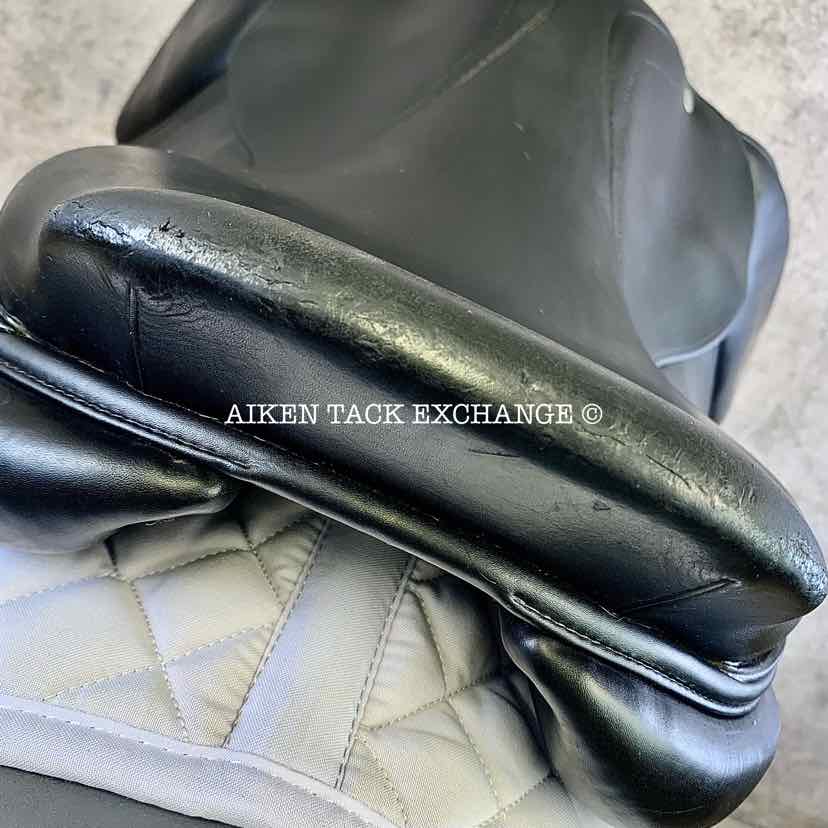 **SOLD** 2014 CWD SE02 Close Contact Jump Saddle, 17" Seat, 2L Flap, Medium Wide Tree, Foam Panels