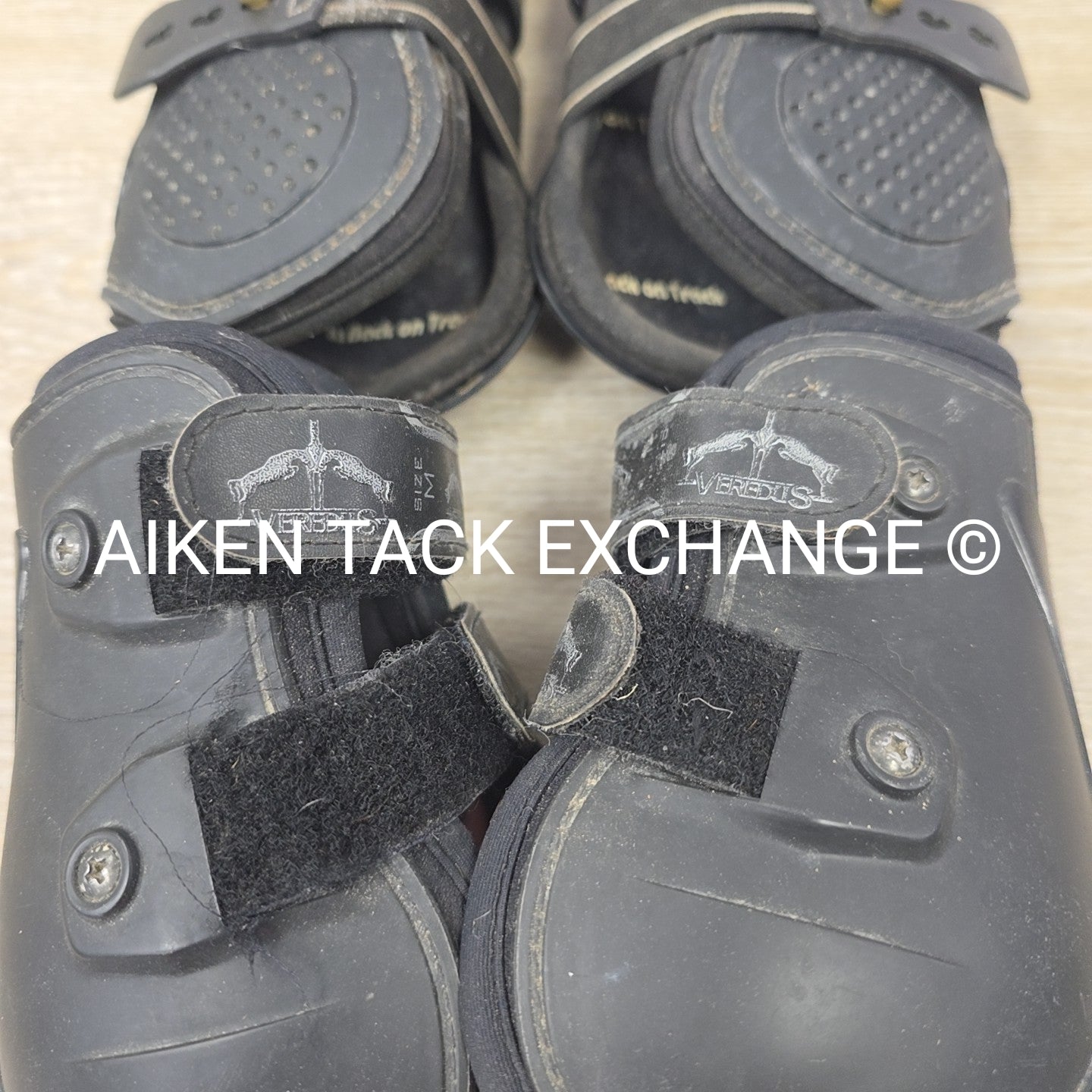 BARGAIN BUNDLE: Back on Track Front Boots, Cob & Veredus Pro Jump Hind Fetlock B