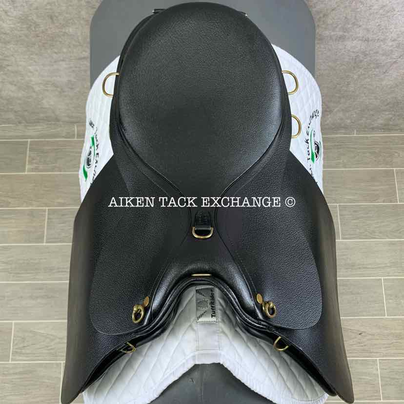 BT Crump Icelandic Saddle, 17.5" Seat, Narrow Tree, Wool Flocked Panels