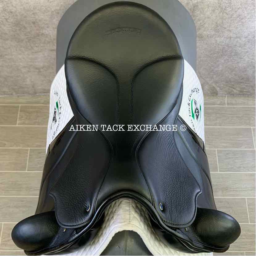 **SOLD** 2018 Stubben Centurion Monoflap Dressage Saddle, 17.5" Seat with Biomex, Short Flap, 27 cm Tree - Narrow, Wool Flocked Panels