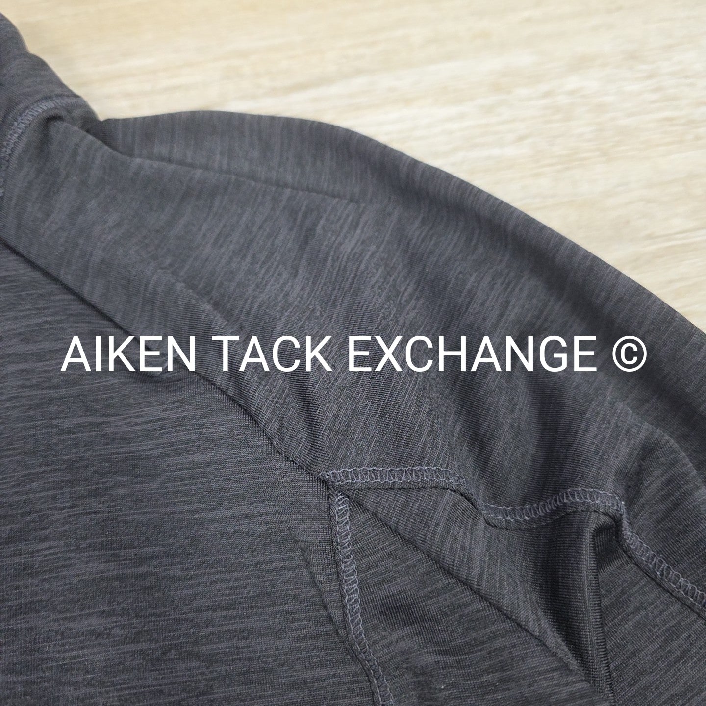 Layer 8 Long Sleeve Light Weight Pull Over, Size Medium