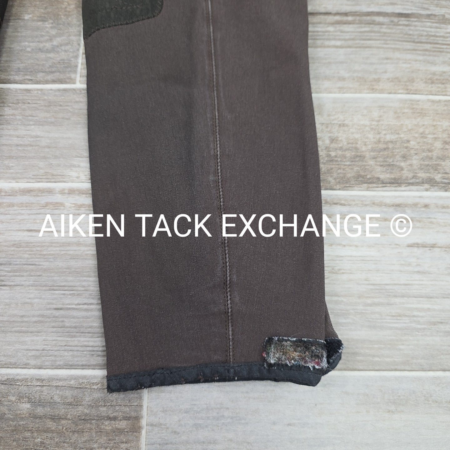 Tailored Sportsman Trophy Hunter Knee Patch Breeches, Size 28 R