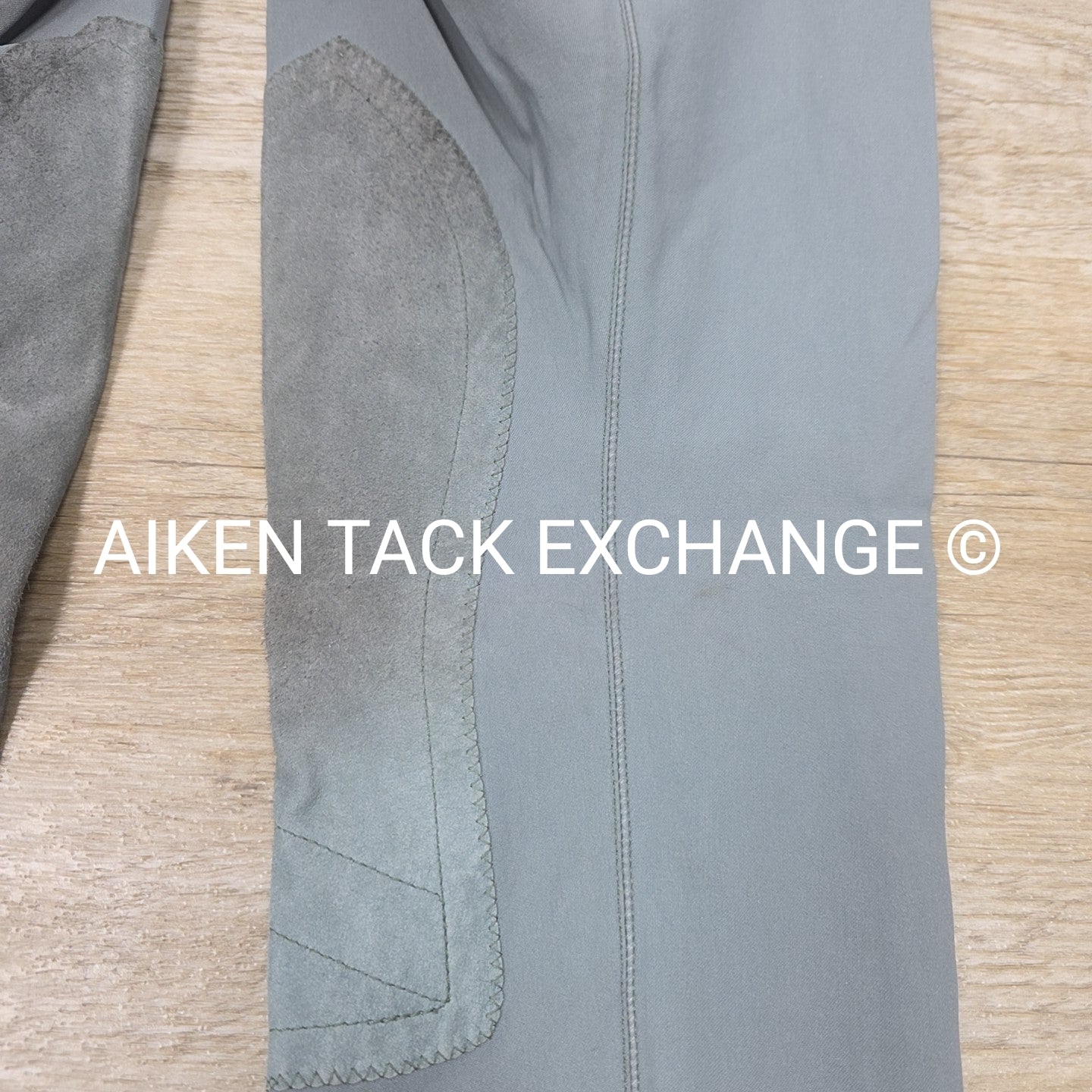 Tailored Sportsman Trophy Hunter Knee Patch Breeches, Size 28