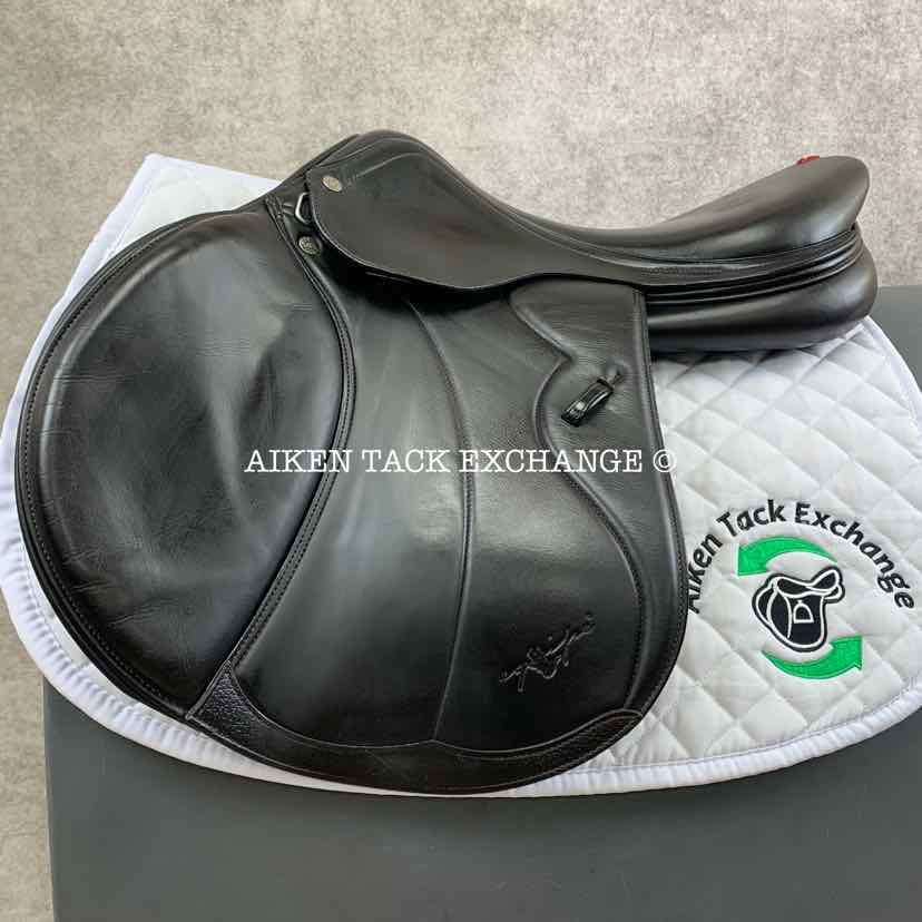 **SOLD** 2018 Equipe Synergy Special Close Contact Jump Saddle, 17.5" Seat, Forward Flap, Medium Wide Tree, Foam Panels