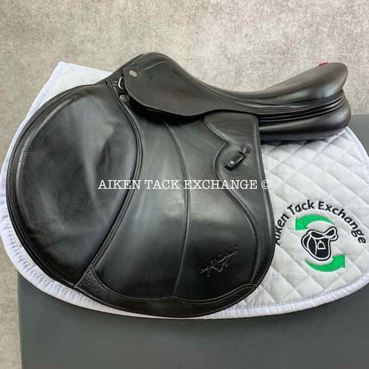 **SOLD** 2018 Equipe Synergy Special Close Contact Jump Saddle, 17.5" Seat, Forward Flap, Medium Wide Tree, Foam Panels