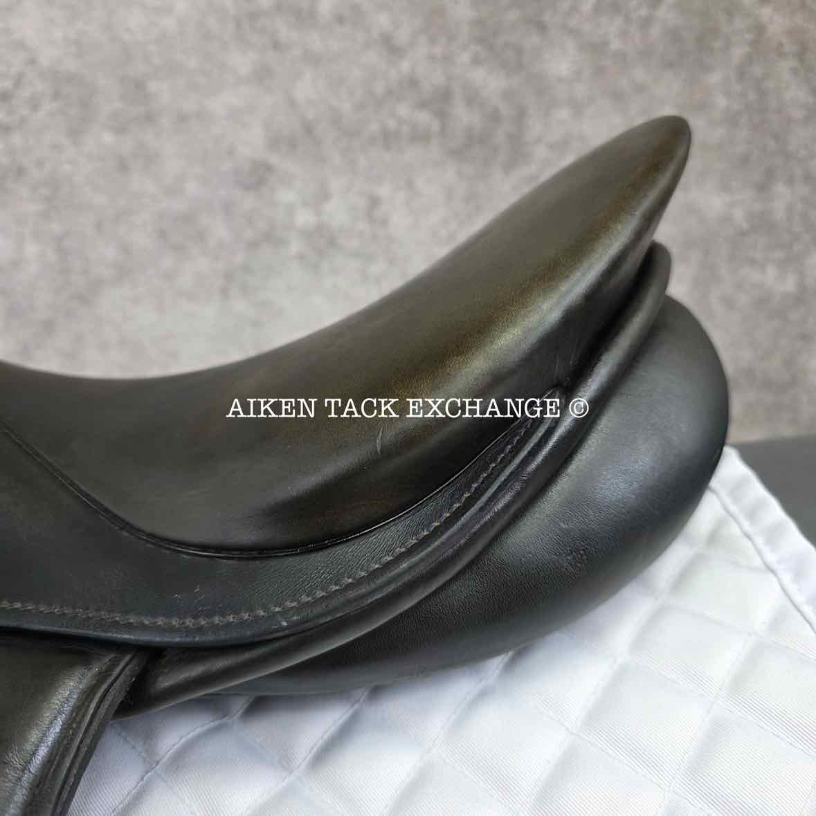 Courbette Lemetex Aristokrat Dressage Saddle, 18" Seat, 31 Tree- Medium Wide, Wool Flocked Panels