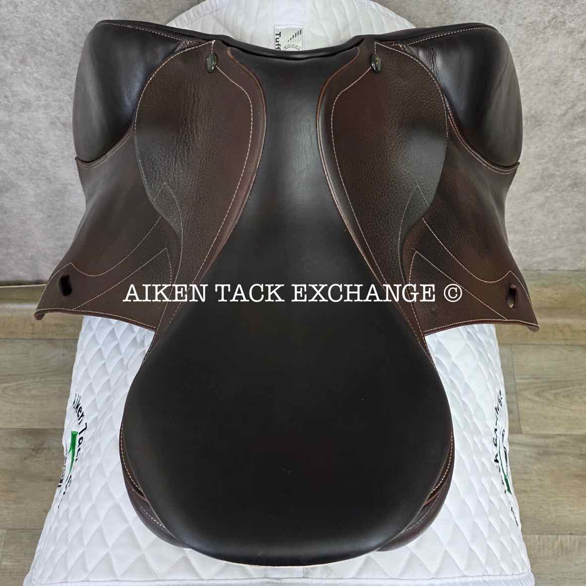 **On Trial** 2006 Prestige Red Fox Royal Close Contact Jump Saddle, 17" Seat, 33 Tree - Medium Tree, Foam Panels