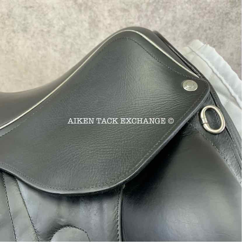 **SOLD** 2017 Devoucoux Makila S Monoflap Dressage Saddle, 18" Seat, 3A Flap, Medium Wide Tree, Foam D3D Panels, Buffalo Leather