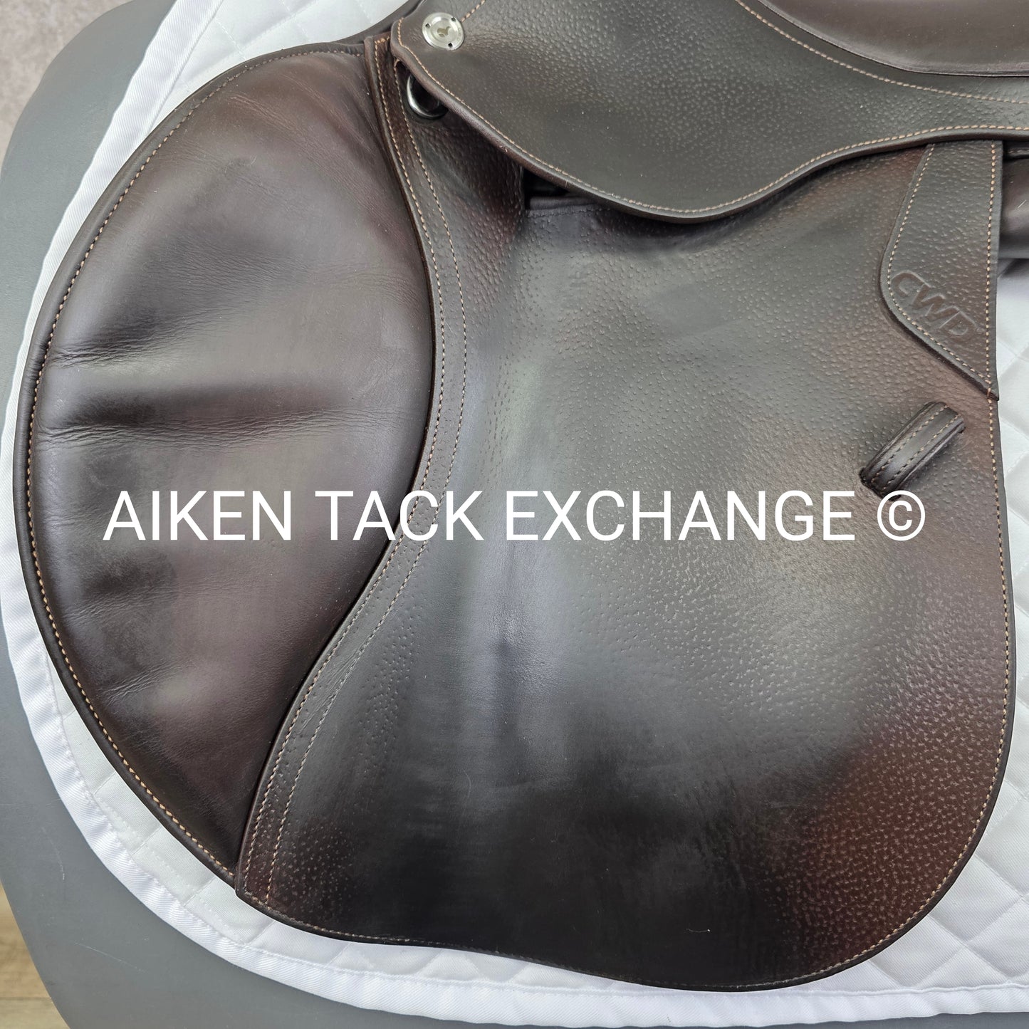 2019 CWD SE02 Close Contact Jump Saddle, 17.5" Seat, 3C Flap, Medium Tree, Foam Panels
