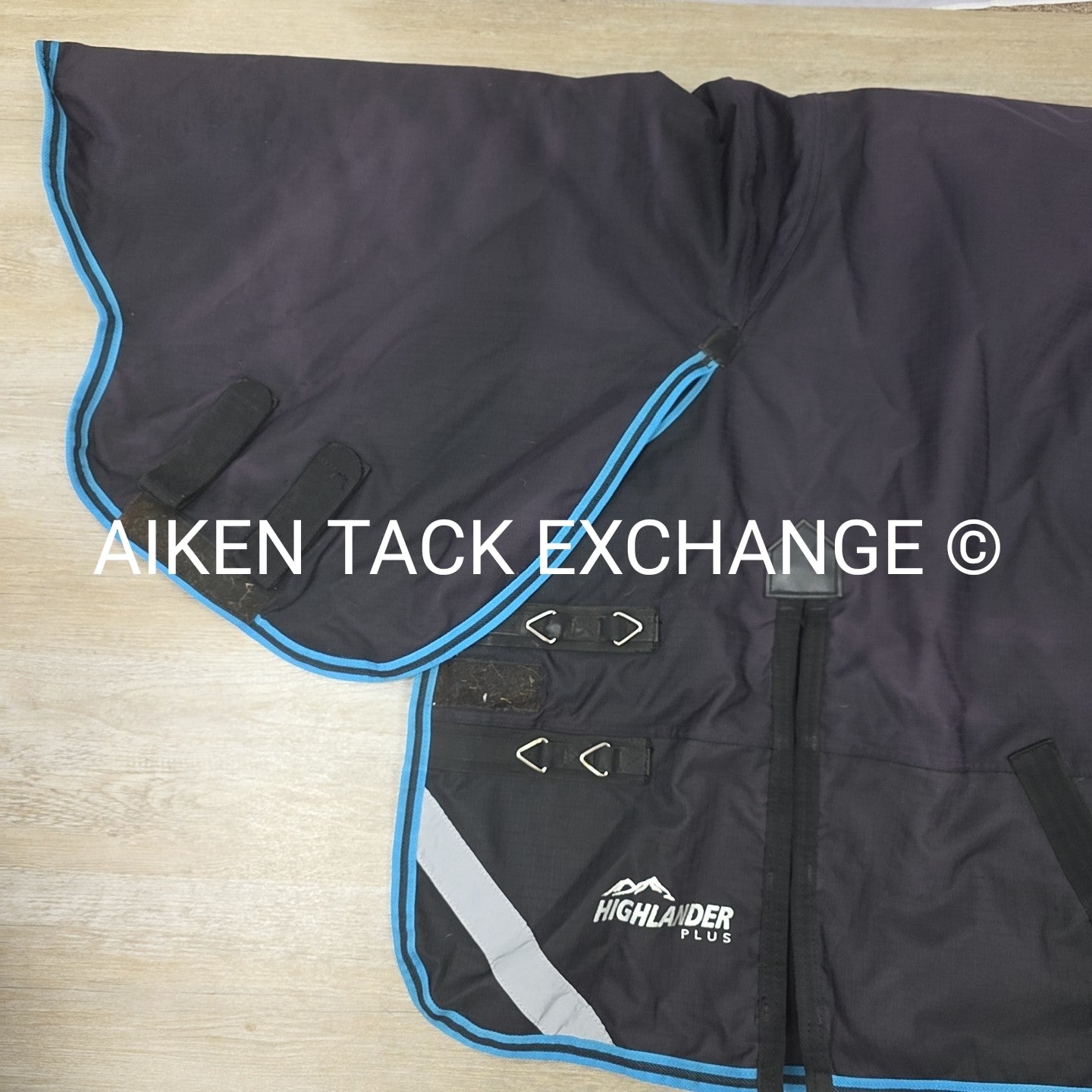 Shires Highlander 300 G Fill Turnout Blanket w/ Neck, 75"