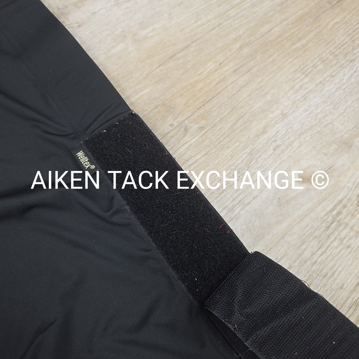 Back on Track Therapeutic Equine Shoulder Guard with Pads, 81"
