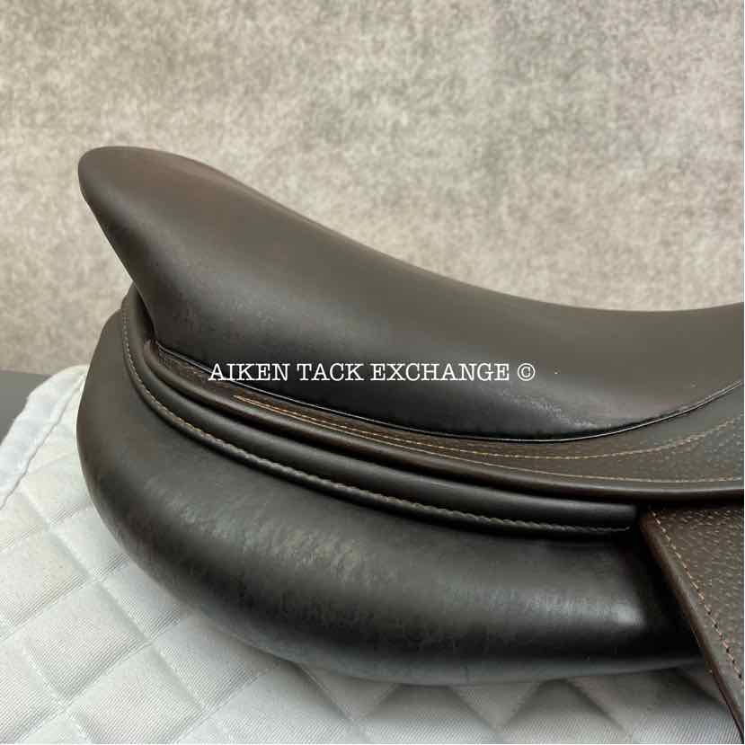 2018 CWD SE03 Close Contact Jump Saddle, 17.5" Seat, 3L Flap, Medium Wide Tree, Foam Panels