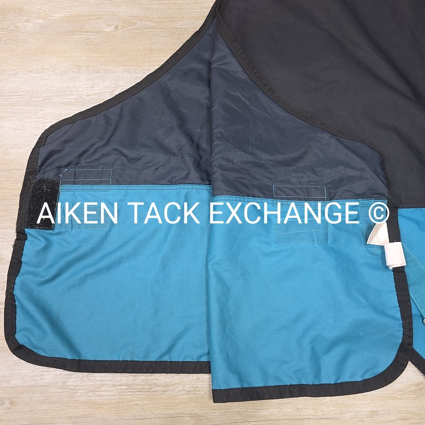 Horseware Mio 0g Turnout Sheet, 84" (lining has some rips/tears)