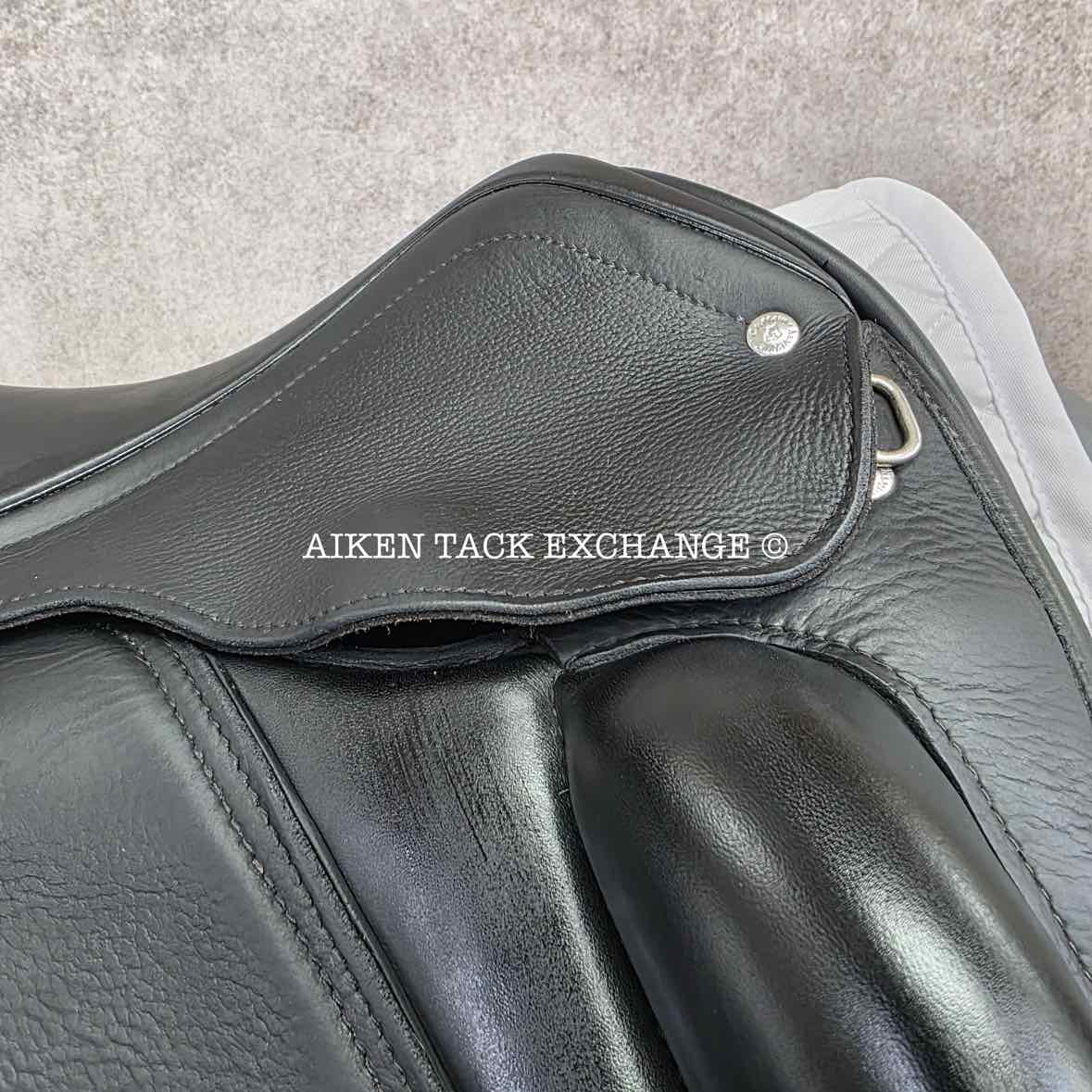 2019 Custom Saddlery Advantage R Monoflap Dressage Saddle, 17.5" Seat, Adjustable Tree, Wool Flocked Hybrid Panels