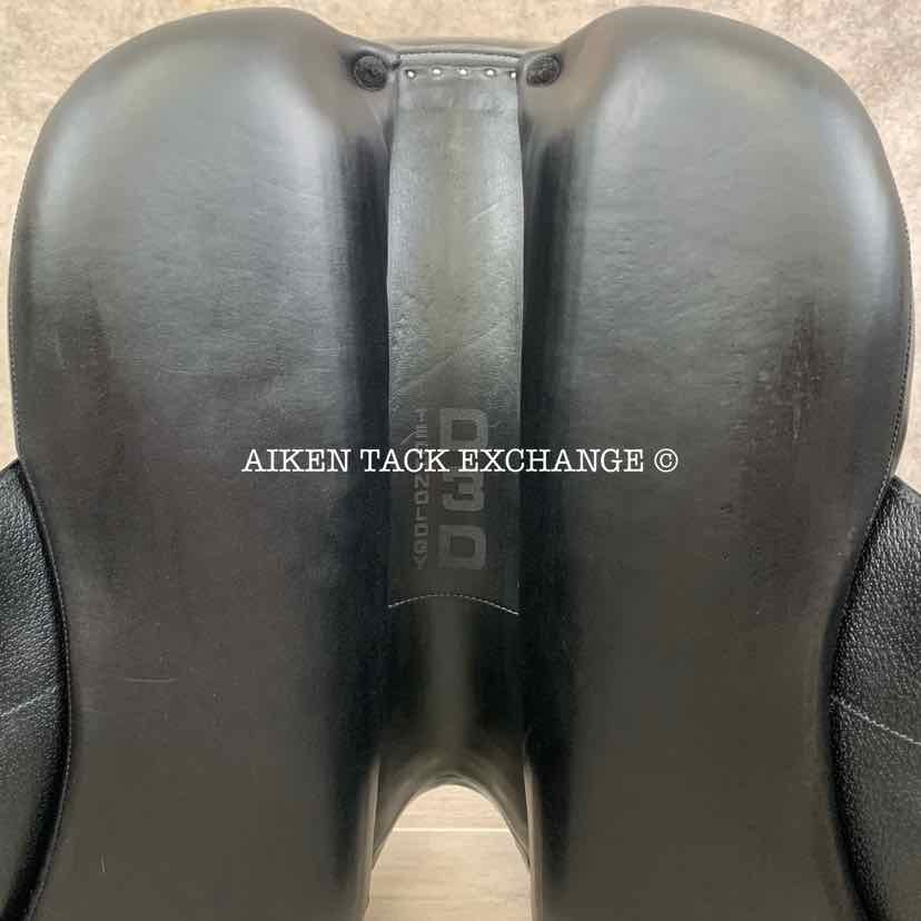 2020 Devoucoux Makila Lab Monoflap Dressage Saddle, 18" Seat, 2AA Flap, Medium Tree, D3D Panels, Full Buffalo Leather