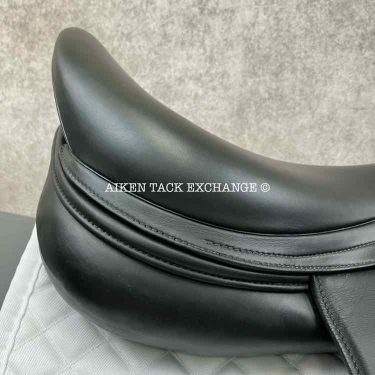 **SOLD** 2021 Amerigo Vega Dressage Deluxe Special Saddle, 18" Seat, Medium Wide Tree, Wool Flocked Panels