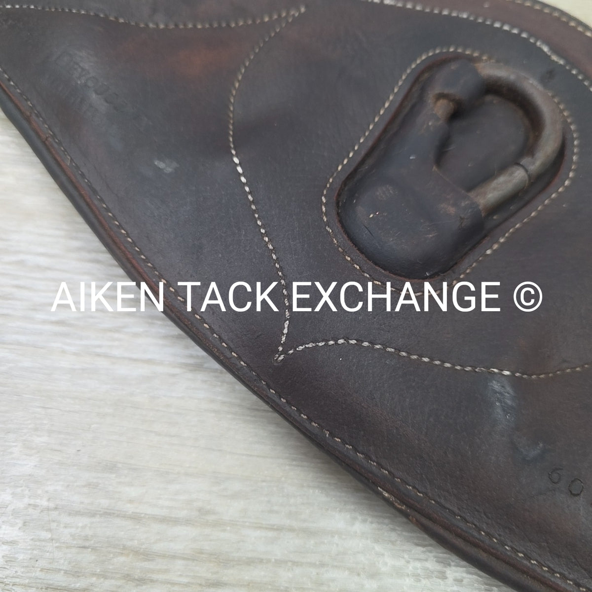 Devoucoux V-Strap Girth, Brown, 24" (has blemishes)